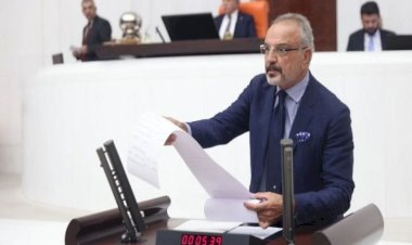 Sırrı Sakık Meclis'e belgelerle geldi: Yeni bir beyaz sayfa açabiliriz