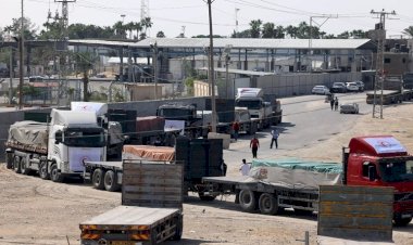 İnsani yardım taşıyan 10 tır daha Gazze'ye ulaştı