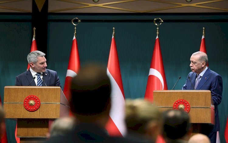 Erdoğan’dan ABD’ye tepki: Suriye’de üslerinizin ne işi var?
