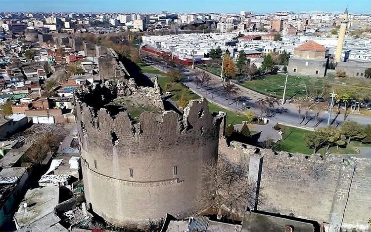 Diyarbakır'da şaibeli değişim: 885 olan seçmen sayısı aniden 2 bin 141'e çıkmış