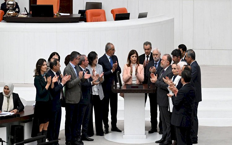 Meclis'te 'küfür' tartışması: HEDEP grubu, Bekir Bozdağ'ı protesto etti