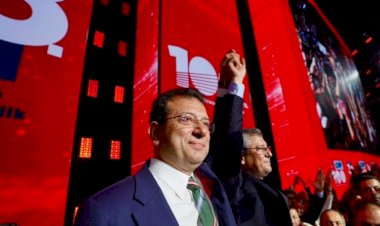 İmamoğlu, Özgür Özel'i kutlayarak mesaj verdi