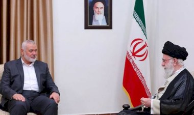 İran Dini Lideri Hamaney ile Hamas Siyasi Büro Başkanı Haniye Tahran'da görüştü