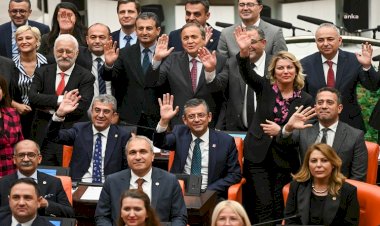 CHP yargı krizi için Meclis'te  adalet nöbeti'ne başladı