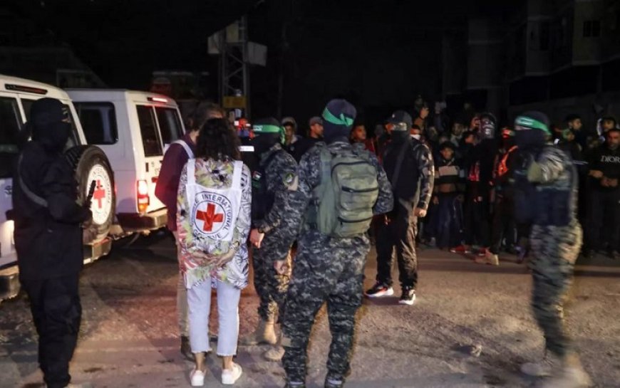 Hamas, 10 rehineyi daha Kızılhaç’a teslim etti