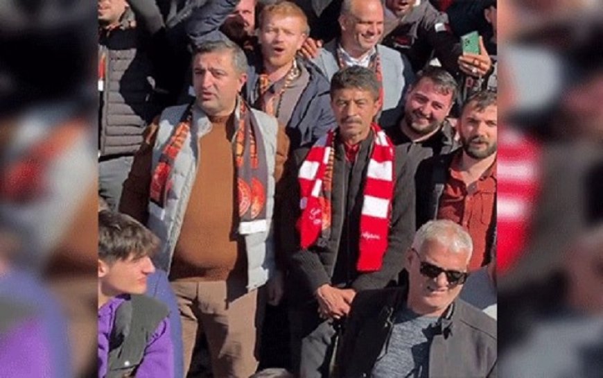 Batman'da DEM Parti'den HÜDA PAR'lı adayla fotoğrafa inceleme