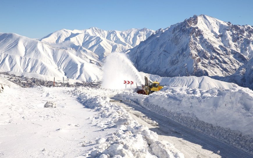 Van, Hakkari ve Bitlis'te 316 yerleşim birimine ulaşım sağlanamıyor