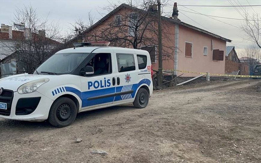 Muhtar kendisine rakip olan muhtar adayını öldürdü