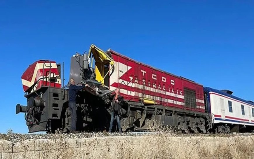 Muş’ta Yolcu Treni Beton Pompasına Çarptı! Ölü ve Yaralılar Var