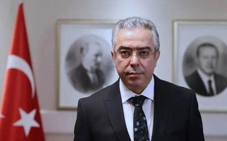 Mehmet Uçum: Yeni anayasa; Türk milleti, Türk vatandaşlığı ve resmi dil Türkçe üzerinden tartışılacak