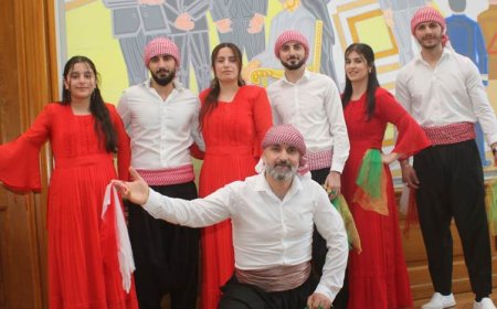 Danimarka Parlamentosu'nda bakanların katılımıyla Newroz kutlaması