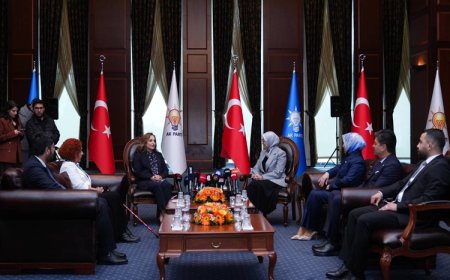 AKP ile DEM Parti heyetleri 10 yıl sonra bayramlaştı