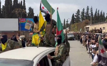 DSG’nin ikinci grubu, silahlarıyla birlikte Halep’teki iki mahalleden çıktı