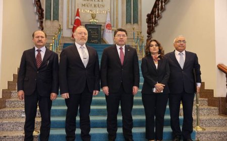 DEM Parti heyeti, Adalet Bakanı Tunç ile görüştü: Öcalan'ın çalışma koşullarını değerlendirdik