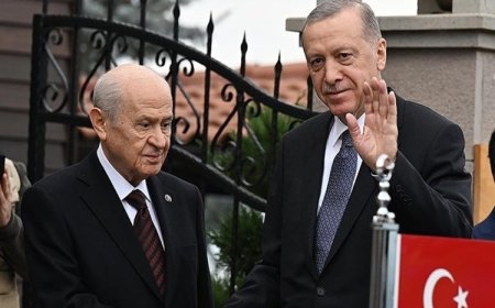 Mümtaz'er Türköne: Bahçeli çözüm süreci için iktidarı kaybetmeyi bile göze almış