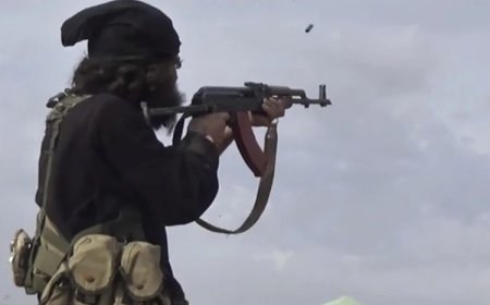 IŞİD, Suriye hükümet güçlerine yönelik ‘ilk saldırının’ sorumluluğunu üstlendi