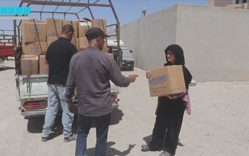 Rojava Özerk Yönetimi ve Uluslararası Koalisyon Efrinli göçmenlere gıda kolileri dağıttı