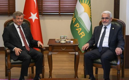 Davutoğlu’ndan HÜDA PAR’a ziyaret: ‘Anayasada değiştirilemez maddeler olmasın’