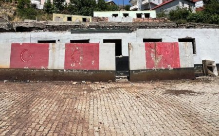 PKK'nin ilk silahlı eyleminin gerçekleştiği Şemdinli jandarma karakolu yıkıldı