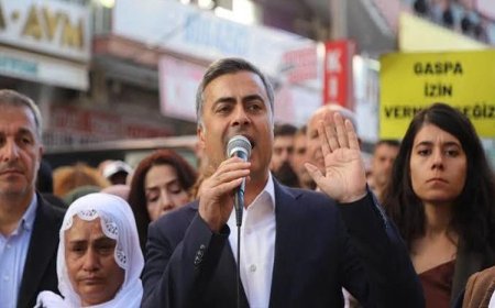 Van’da kayyım 223 belediye çalışanını işten çıkardı: Abdullah Zeydan’dan açıklama