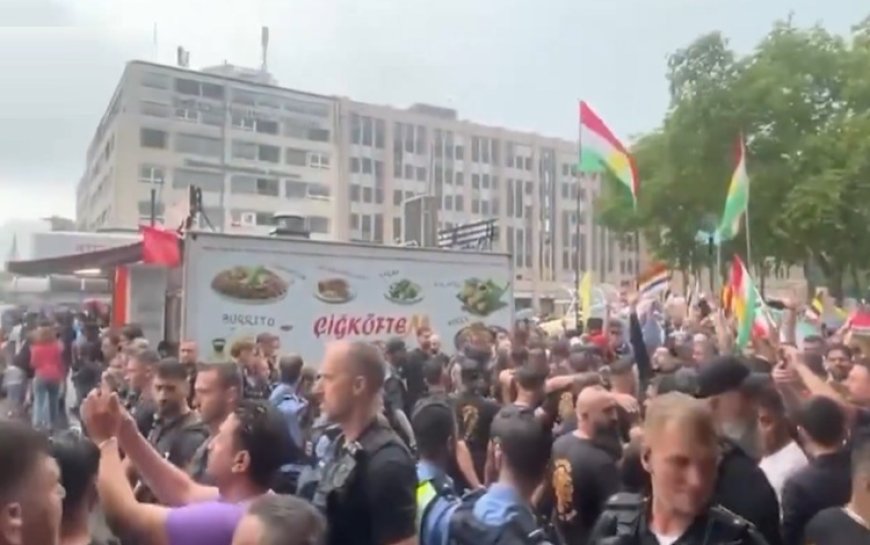 Almanya'da karşı karşıya gelen Kürt ve Suriyeli protestocular arası arbede