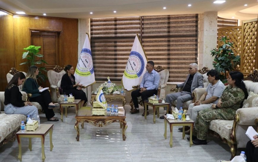 İngiliz üst düzey heyetten Rojava Özerk Yönetimi’ne ziyaret