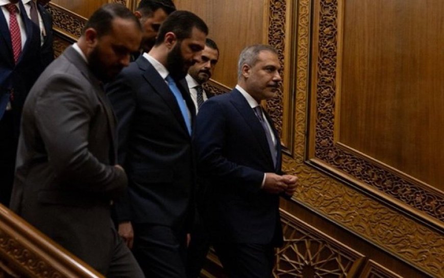 'Türkiye-Fransa rekabeti, Şam-Suriye Kürtleri müzakerelerini zorluyor'