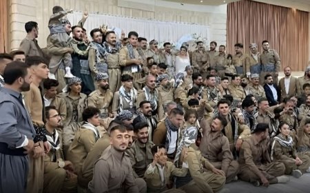 'İran'da geleneksel kıyafet giyen 60 Kürde hapis cezası