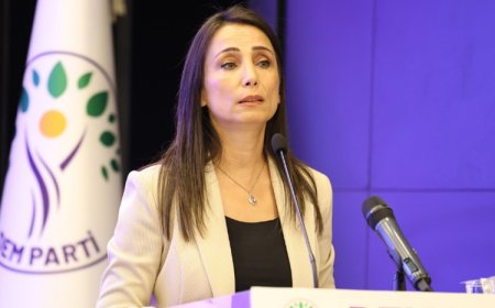 Hatimoğulları: Türkiye'de ‘iç barış’ deyip, Rojava'yı tehdit etmek birbiriyle uyuşmayan yaklaşımlardır