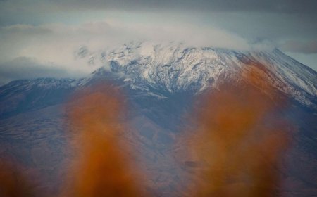 Eylül ayında kar yağdı: Ağrı Dağı beyaza büründü
