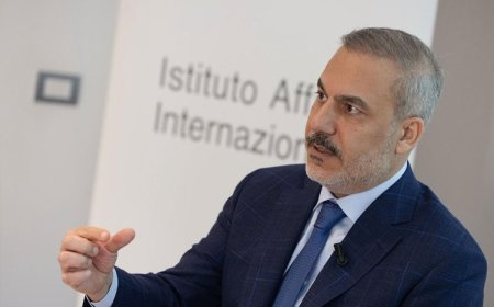 Hakan Fidan: “Şam ve YPG’ye sorunlarını çözmeleri için şans tanıyoruz”