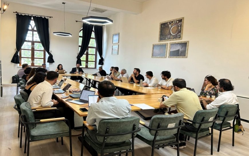 Kürt gençliğinin kimlik arayışı Diyarbakır'da masaya yatırıldı
