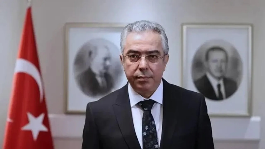 Mehmet Uçum: Türkçe, egemen ve birleştirici tek dildir