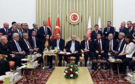 AK Partili Ensarioğlu o fotoğrafı yorumladı, ‘Erbil’ ve ‘Kamışlo’ mesajı verdi