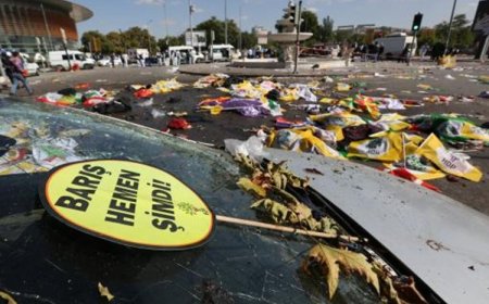 10 Ekim Gar Katliamı'nda yaşamını yitirenler anıldı