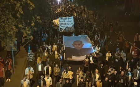 Diyarbakır’da 'Öcalan' yürüyüşüne biber gazı ile müdahale edildi