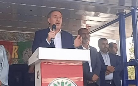 Tuncer Bakırhan: 'Kürtçe, Bu Toprakların Bin Yıllık Kadim Dilidir'