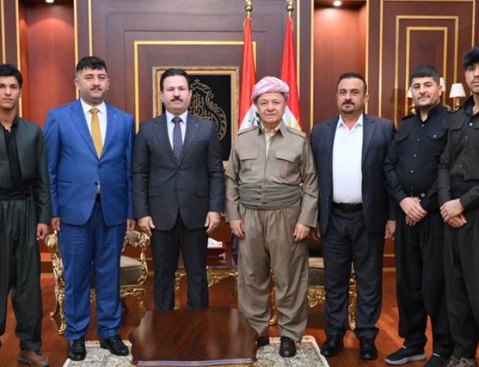 Mesud Barzani: Kimse Kürdistan bayrağının göndere çekilmesini engelleyemez