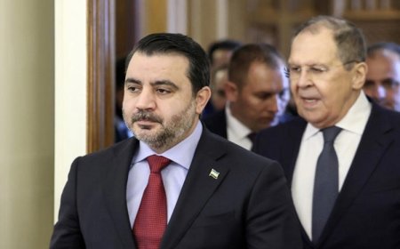 Şeybani, Esad'ın devrilmesi sürecinde Rusya'yı nasıl ikna ettiklerini açıkladı