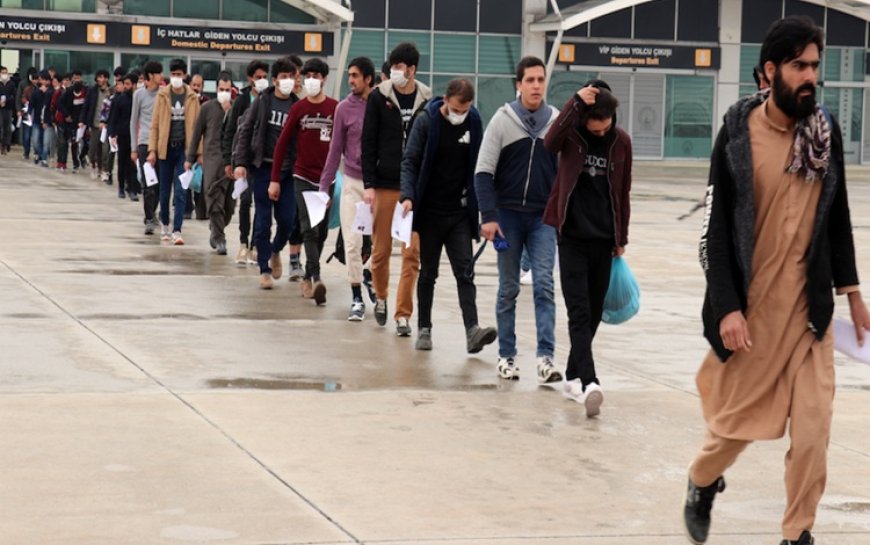 Van’da Yakalanan 300 Afgan Göçmen Ülkelerine Gönderildi