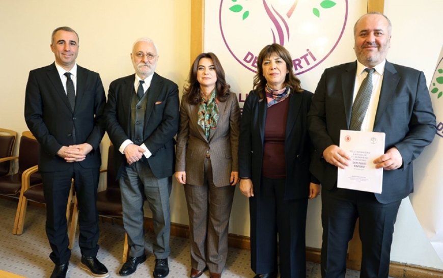 DEM Parti 99 sayfalık raporu TBMM Başkanlığı'na teslim etti