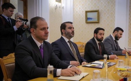 Suriyeli bakanlar Moskova’da: Şam’dan DSG’ye askeri güç mesajı