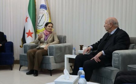 KYB'li siyasetçi Şeyhmus, İlham Ahmed'le bir araya geldi