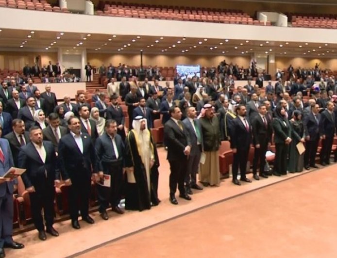 Irak Parlamentosu 6. dönem ilk oturumu: Kürt vekiller Kürtçe yemin etti