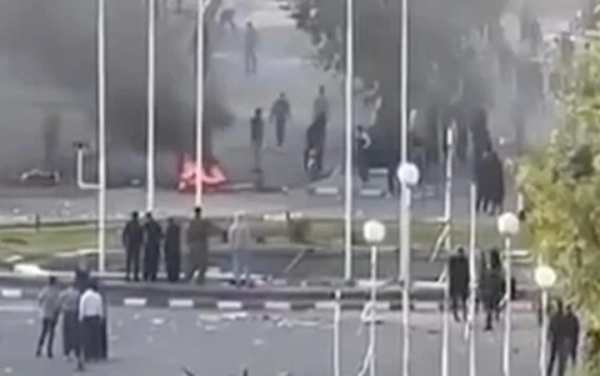 İran’da hükümet binasına saldırı