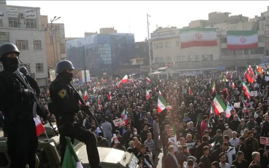 HRANA: İran'daki ölen göstericilerin sayısı 3 bin 90'a yükseldi