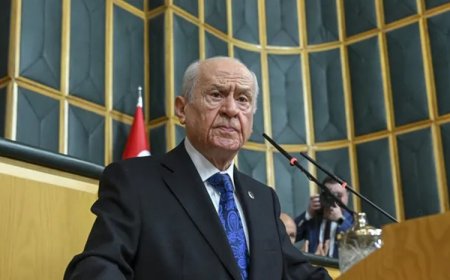 Bahçeli’den bayrak tepkisi: Bu eylemin sorumlusu DEM Parti'dir
