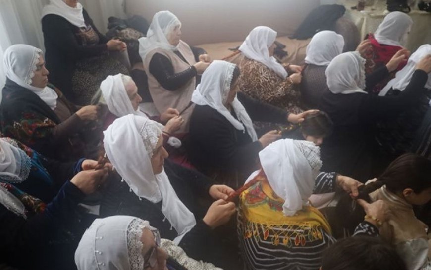 Mersin Barış Anneleri de ‘saç örme’ kampanyasına katıldı