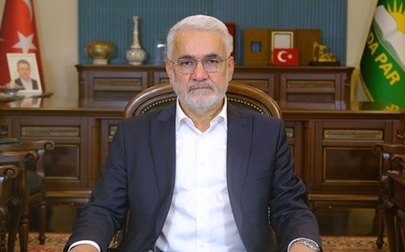 HÜDA PAR lideri Yapıcıoğlu: Suriye Arap Cumhuriyeti isimlendirmesi ayrıştırıcıdır