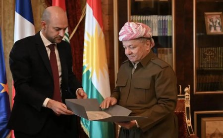 Mela Mustafa Barzani’nin Fransa’ya yazdığı tarihi mektup Başkan Barzani’ye takdim edildi